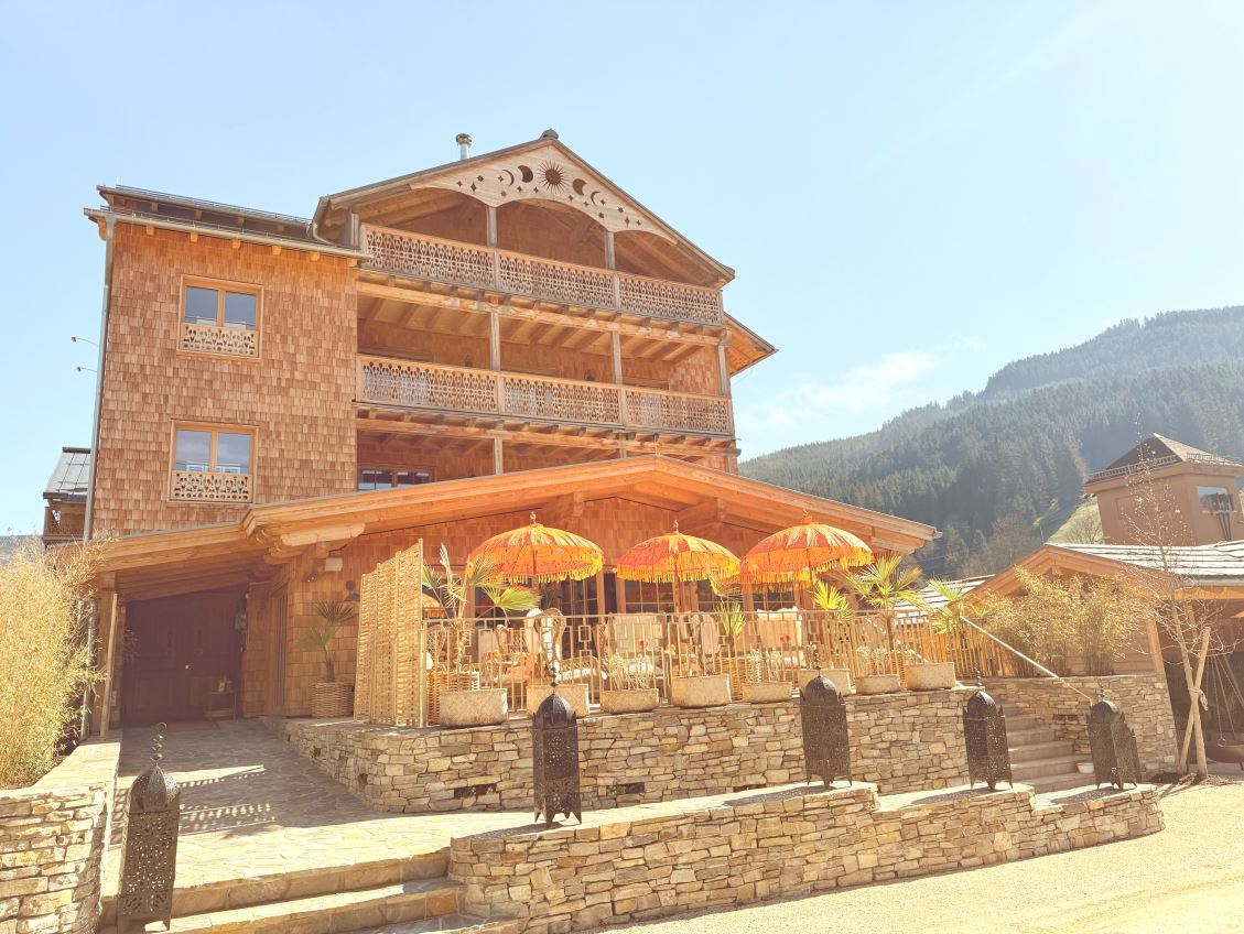 SEIN Hotel Gosau, Außenansicht Inserat